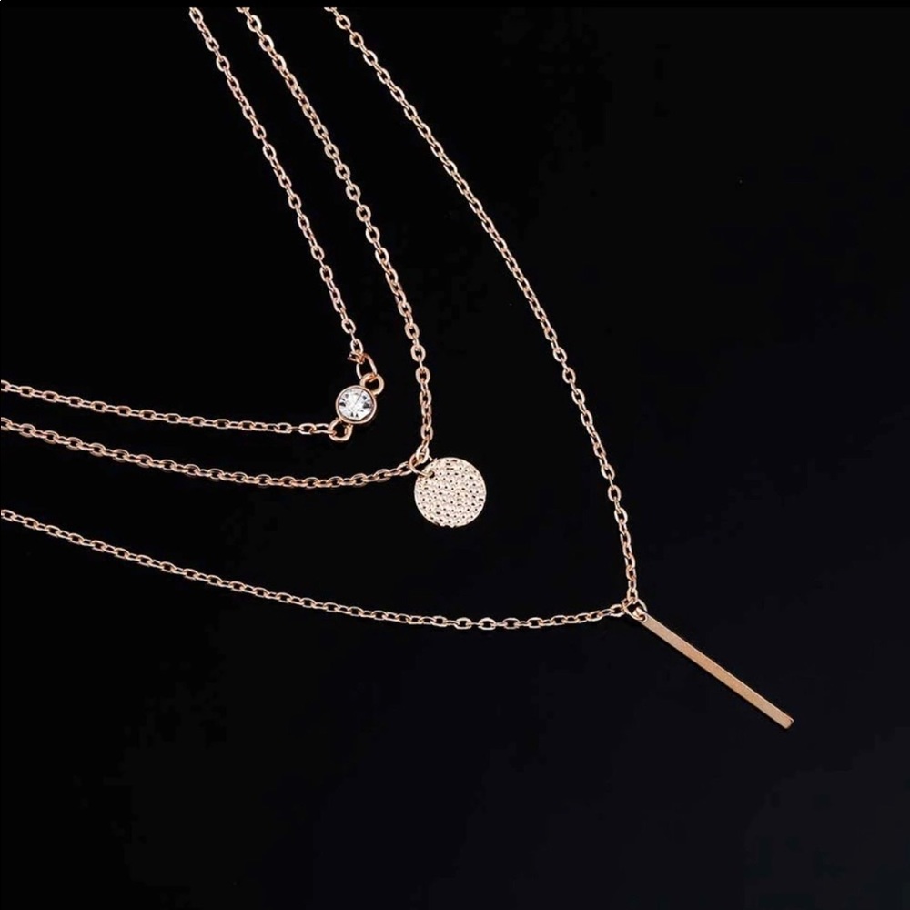 🆕 Gold 3 layered necklace - Picture 2 of 2